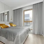 Mokotow Stylish With Parking & Balcony By Renters Prestige Lägenhet *