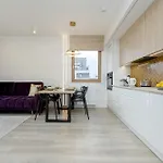 Mokotow Stylish With Parking & Balcony By Renters Prestige Warschau