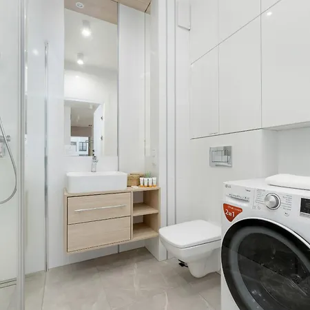 Mokotow Stylish With Parking & Balcony By Renters Prestige 公寓